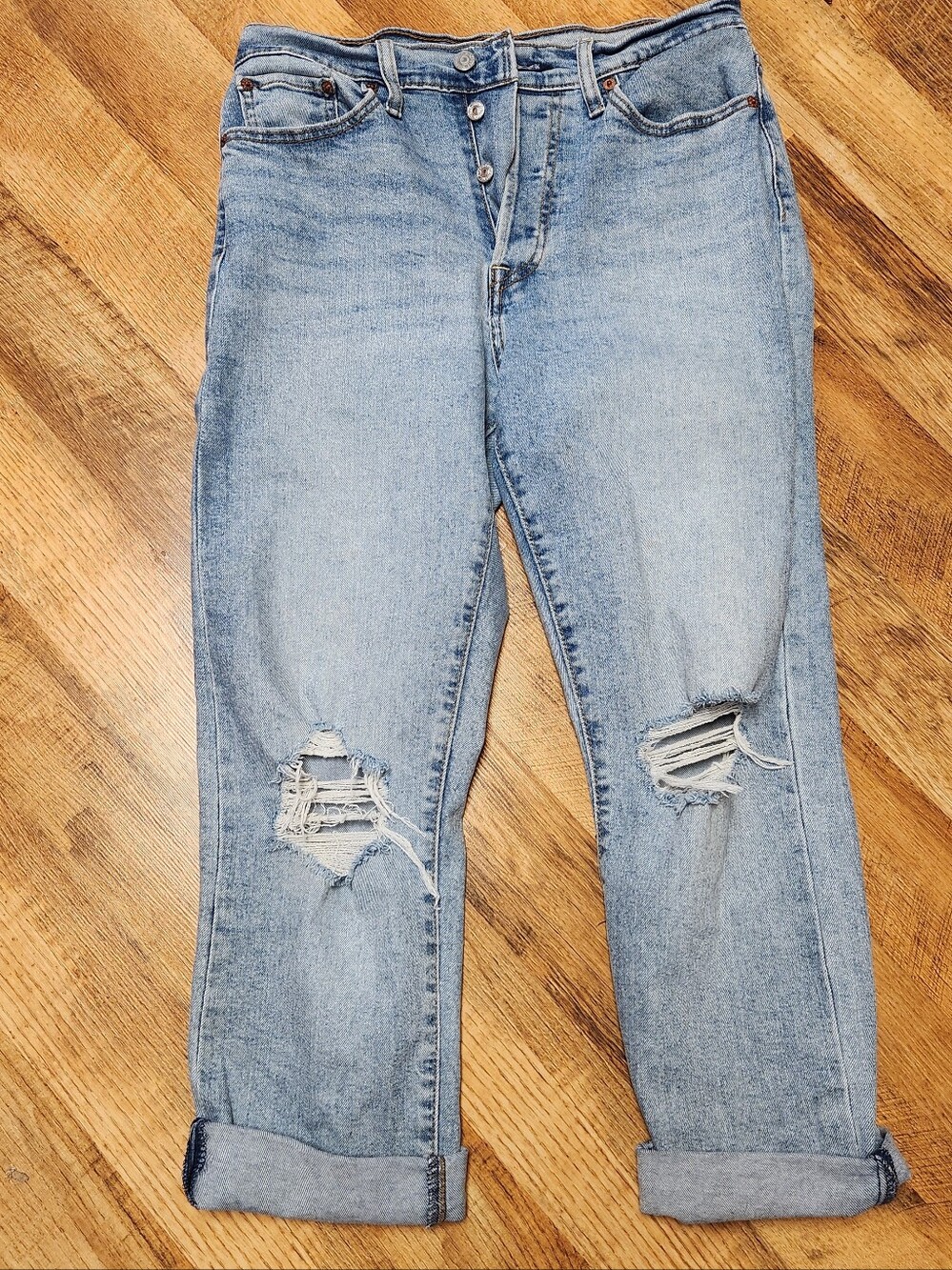 Levis Wedgie Straight Light Blue Distressed Women’s Jeans , Size 30